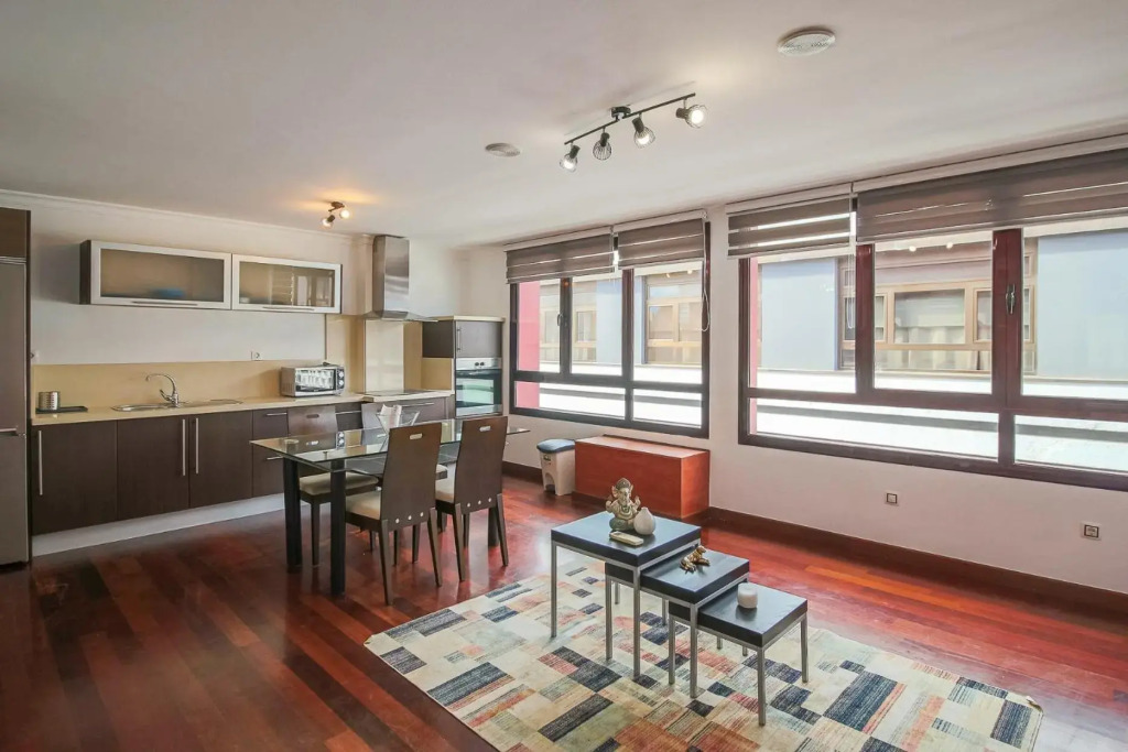 Flatguest Albareda + Penthouse + 2 Bdr + A/C