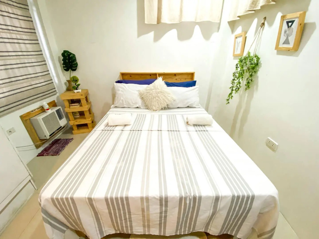 Pallet Homes for 3, Near Ceres Terminal