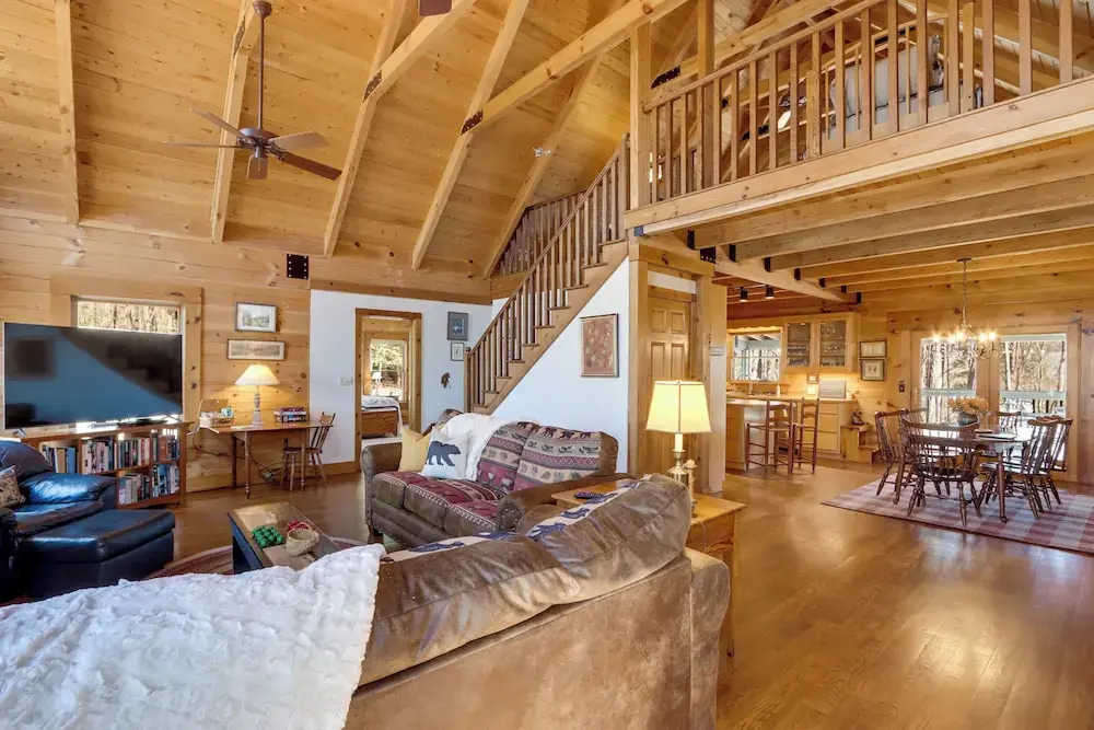 Family-Friendly Jasper Cabin with Deck
