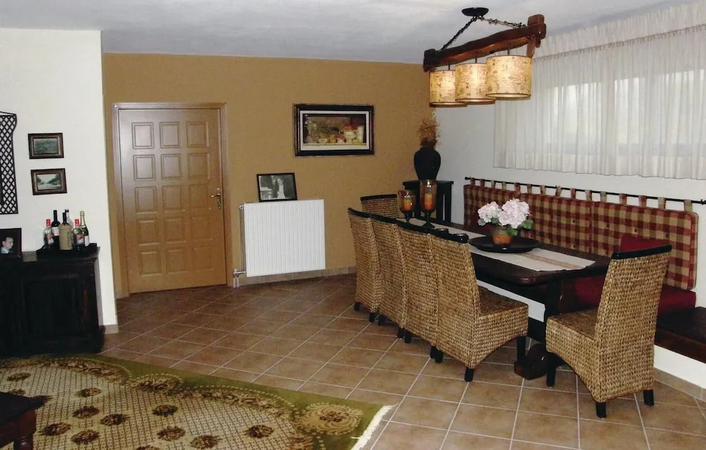 Awesome Home In Kamena Vourla