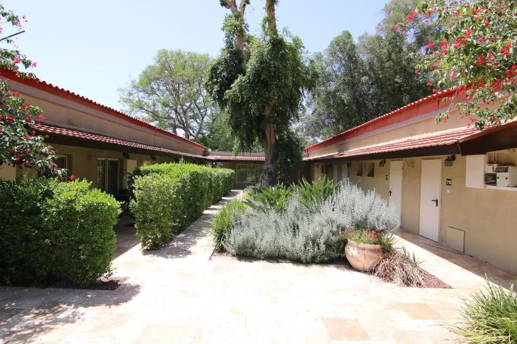 Ashdot Yaacov Ichud Kibbutz Country Lodging