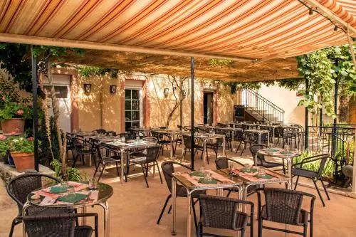 Hôtel Restaurant Les Touristes