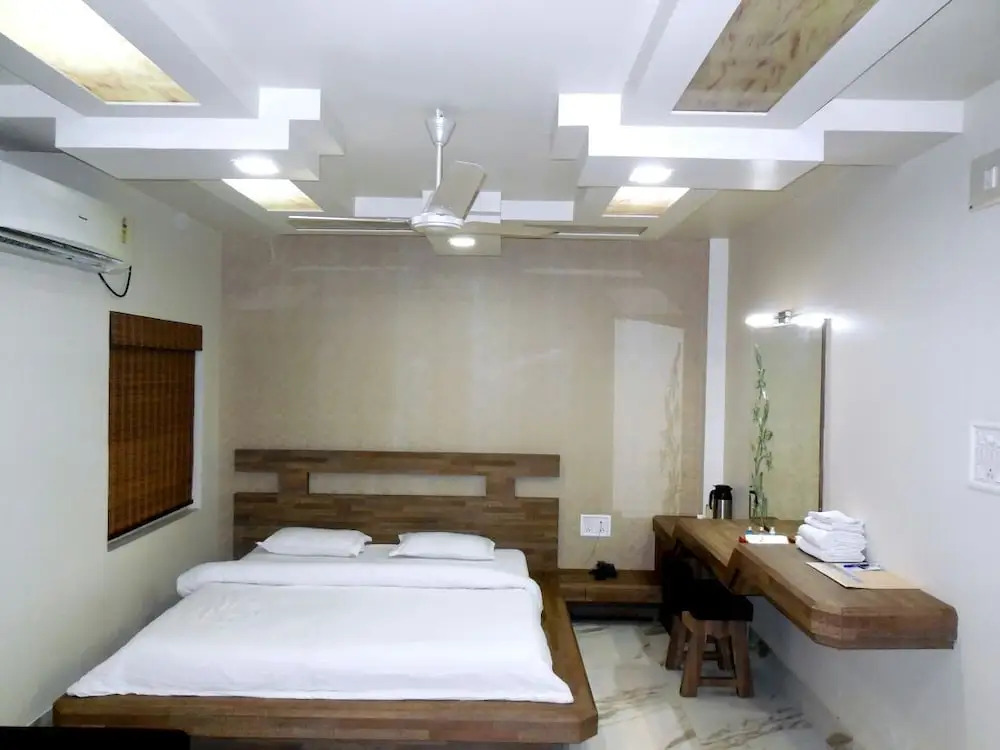 Hotel Samrat