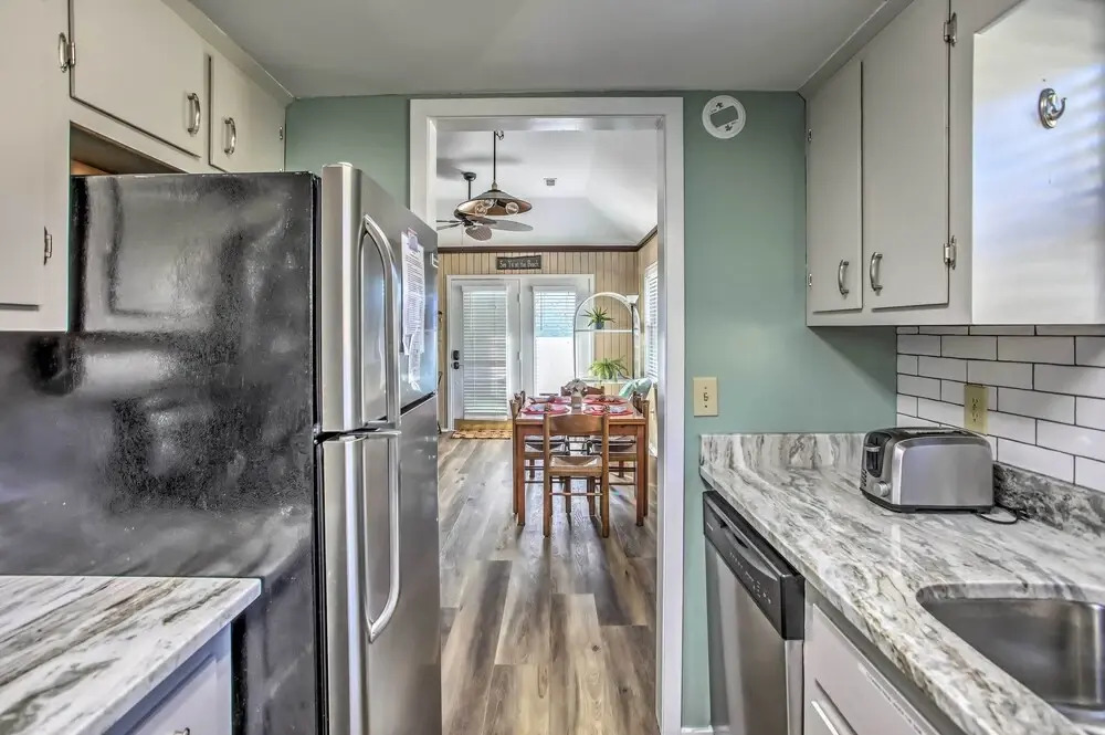 Walk to Beach: Dog-friendly Myrtle Beach Cottage!