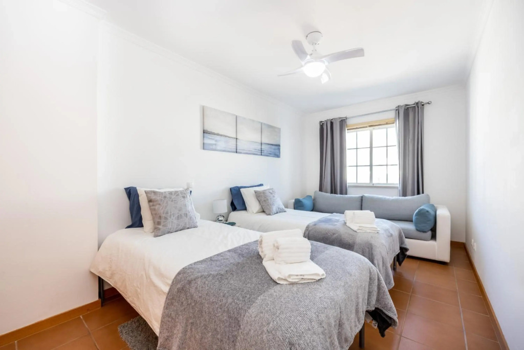 CoolHouses Luz, Lovely 3 Bed Townhouse & sea views, Casa Baía da Vida