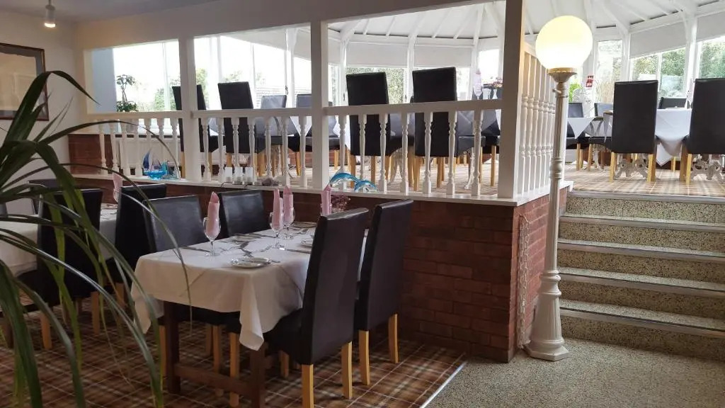 Apple Tree Hotel