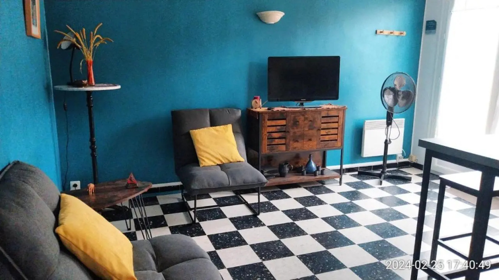 La Luciole 2 (Adults Only)