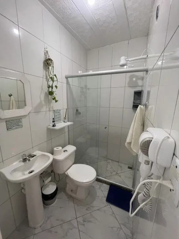 Suites Casa Azul-Vila do Abraão- conforto, limpeza, ótima localização