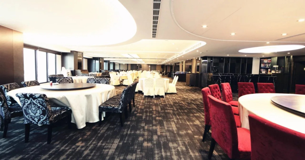 Grand Earl Hotel