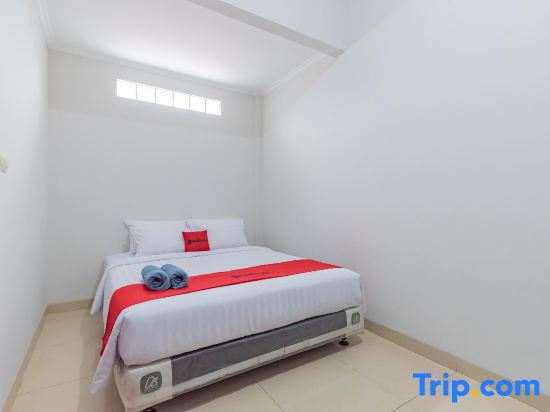 Reddoorz near Kiara Artha Park