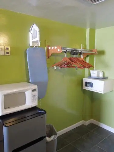 Seahawk Motel