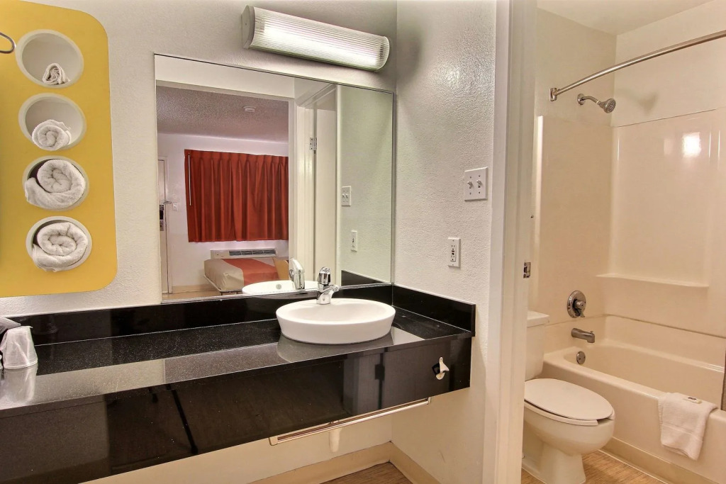 Motel 6-Austin, TX - North Central