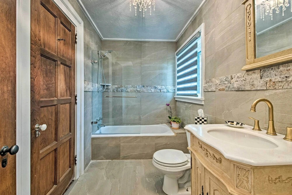 Hot Tub & Mtn Views: Expansive Hazleton Retreat