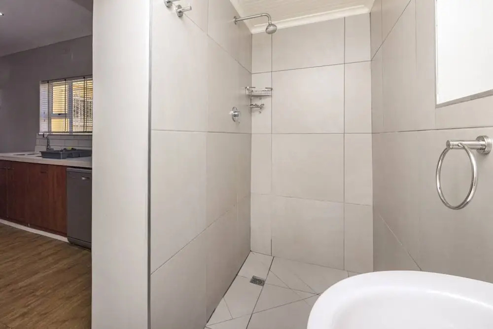 Contemporary 4 Bedroom Home