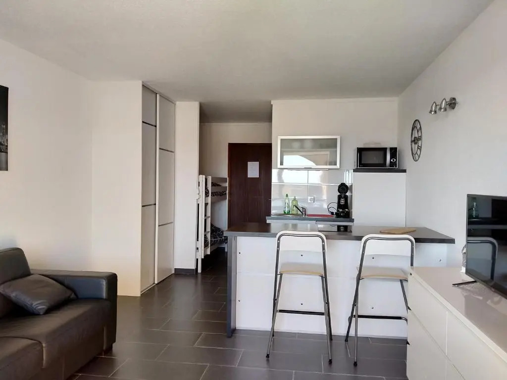 Studio a 100m de la Plage Et de la Piscine