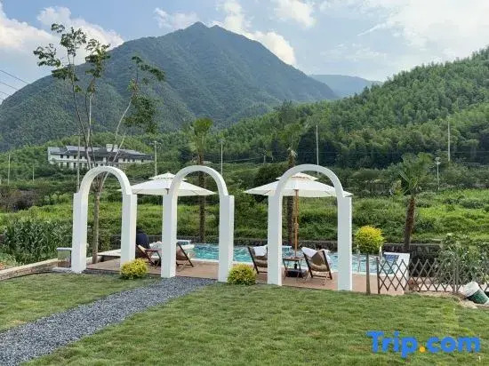 Anji Yuchuan Stream Tracing Swimming Pool Mountain View Villa