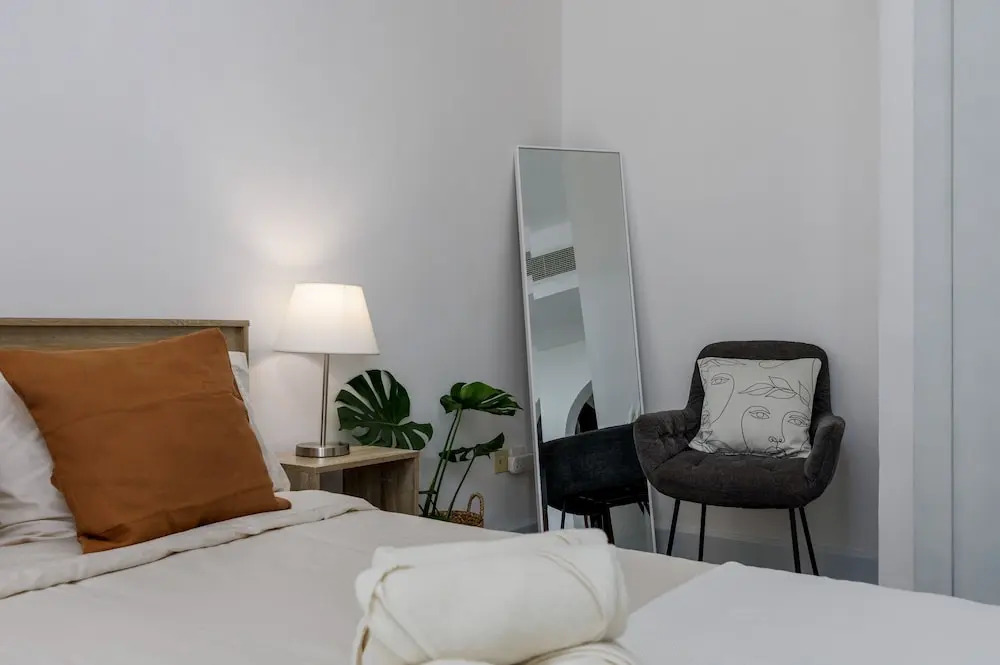 Waves - Cozy, Fully Furnished Studio in Dubai Sports City