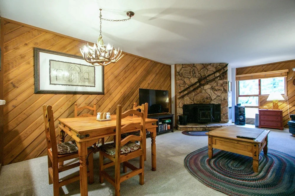 Aspen Creek #209 1 Bedroom Condo