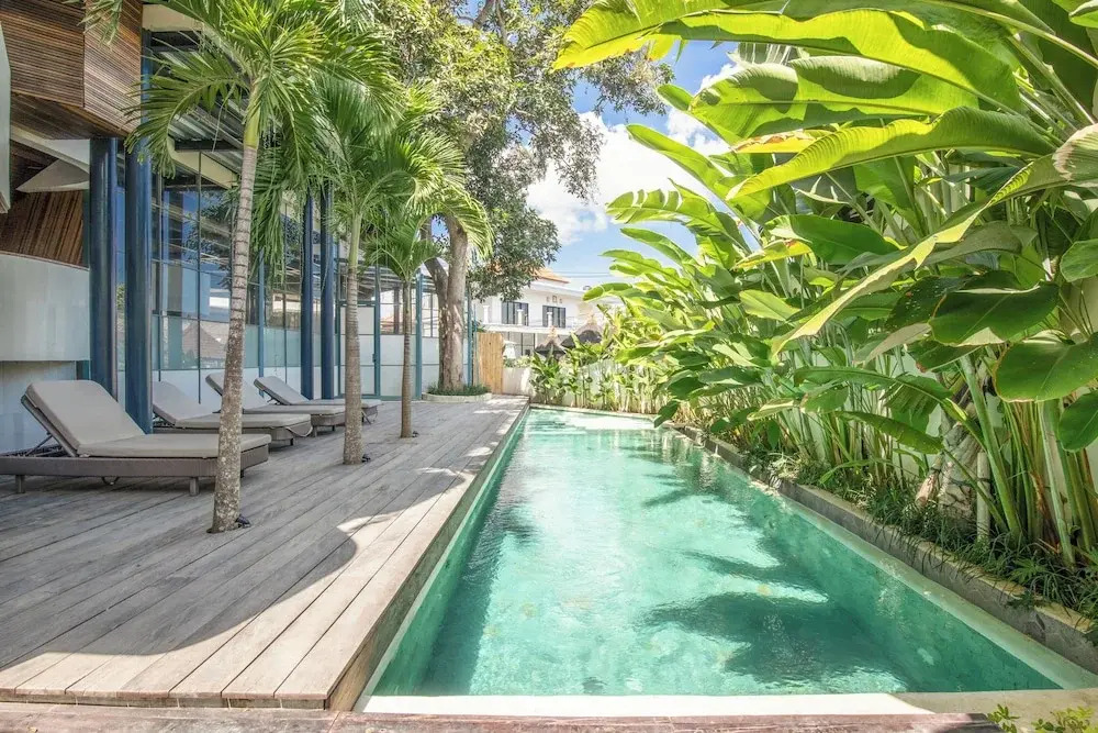 Contemporary 1-br Loft With Art Deco Shared Pool