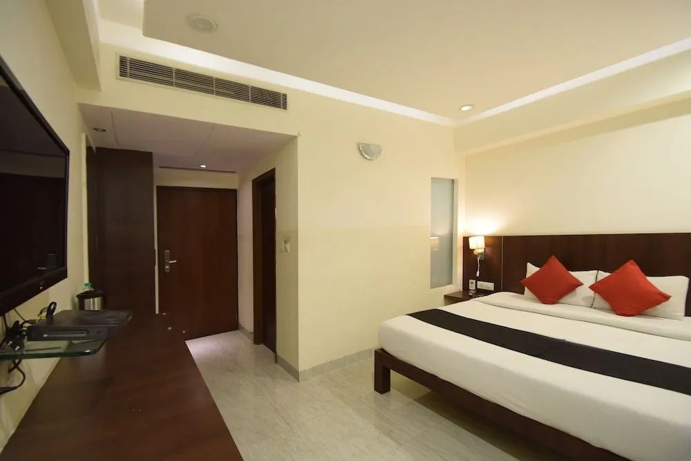 Capital O 23134 Hotel Radiant Star