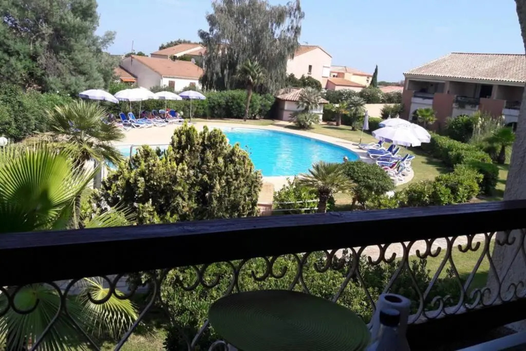 Appartement les pieds dans l'eau 300 m plage - 2 piscines