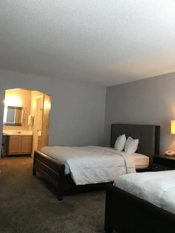 Ambassador Inn