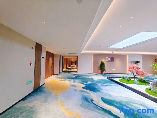 XinTai Holiday Hotel
