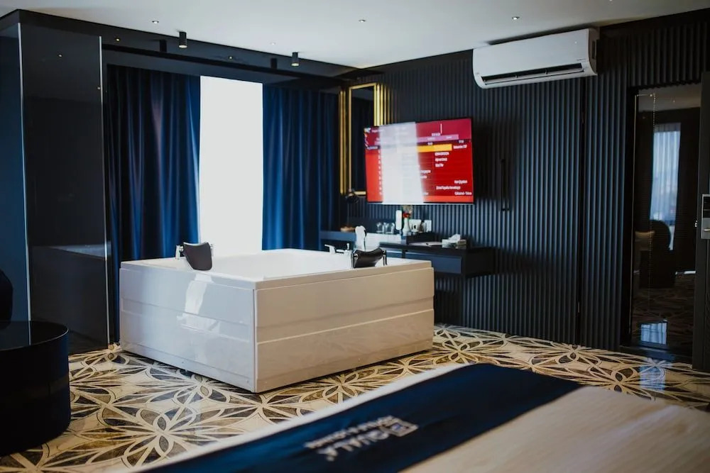 QUALA Hotels