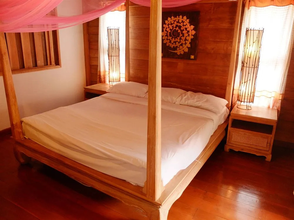 Baan Singkham Resort