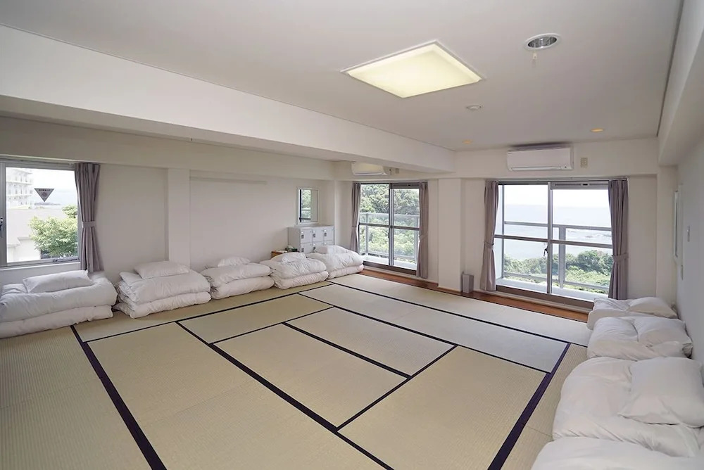 Tobi Hostel and Apartments