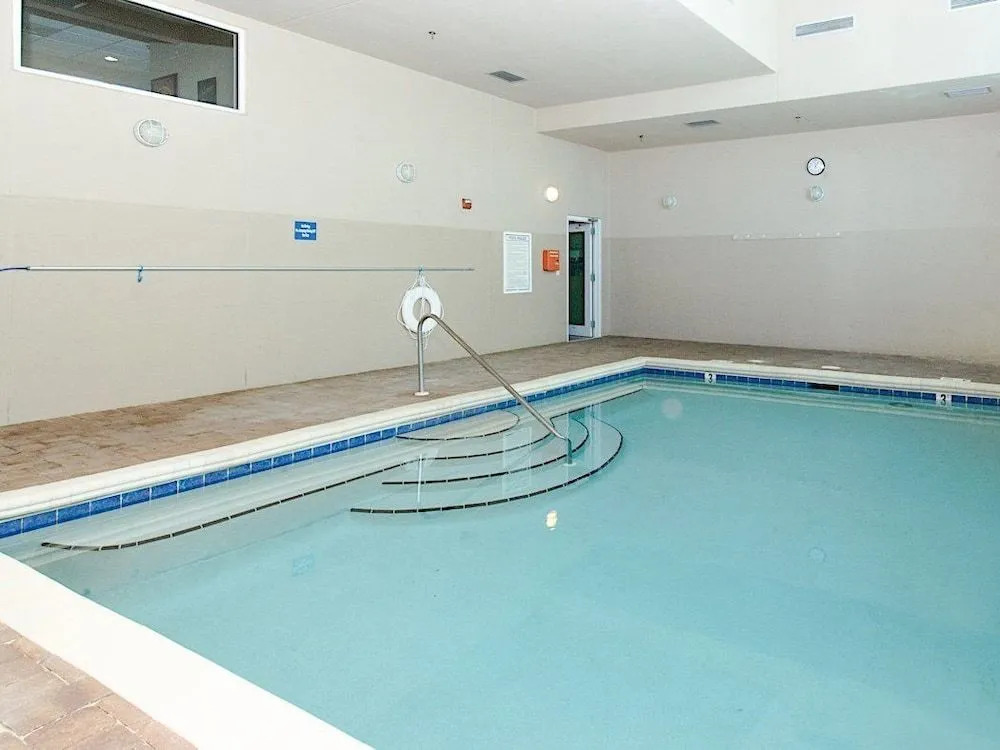 931 W Beach Blvd Condo by RedAwning