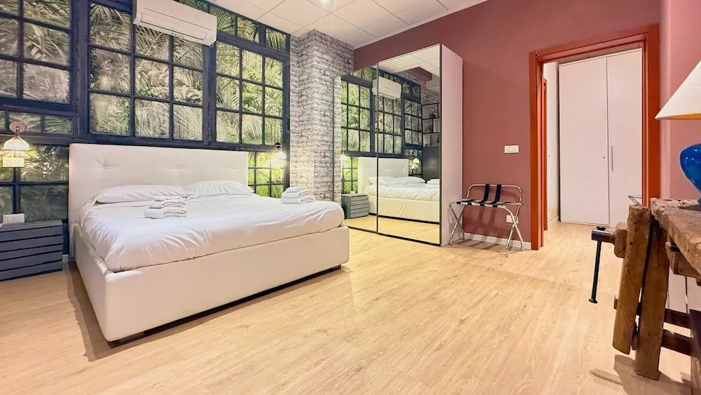 Loft Enrico Modern City pad in Historic Bologna