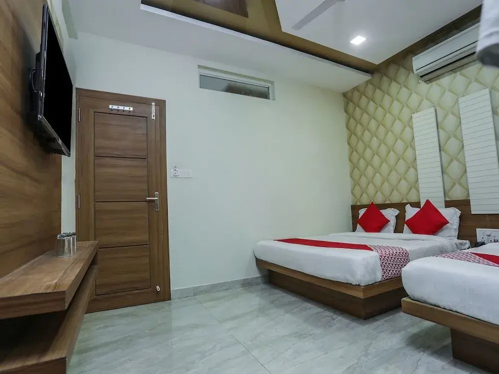 Hotel Shri Hari By OYO Rooms