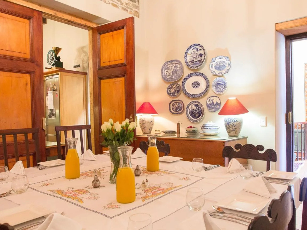Dutch Manor Antique Hotel