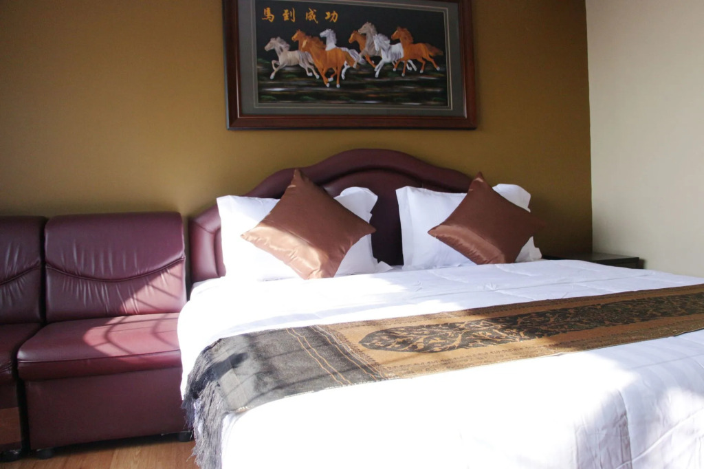 Longzhu Guesthouse