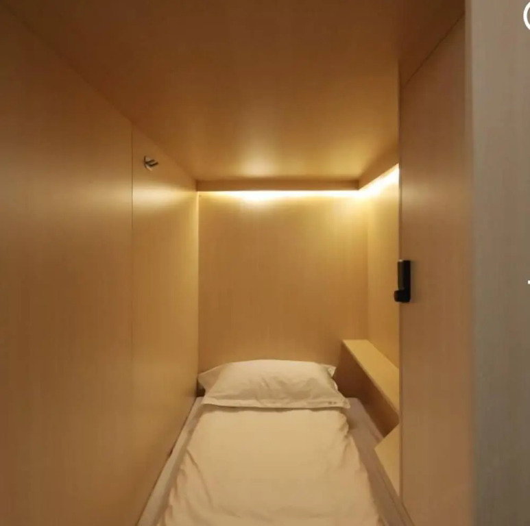 WEFLOW Hostel