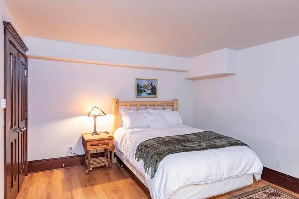 Manley  (381887) 4 Bedroom Home by RedAwning