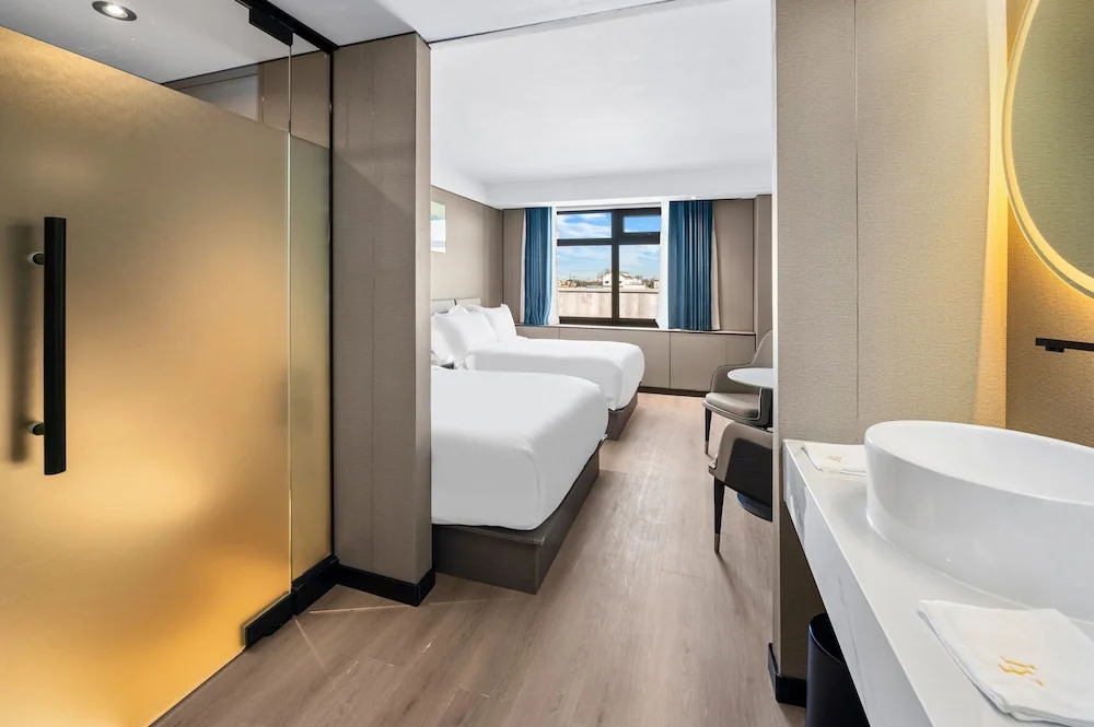 Ly New York Hotel