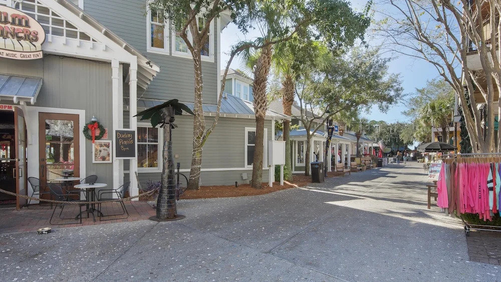 Tivoli 5249 (G) - 3BR 3BA+loft - (9)