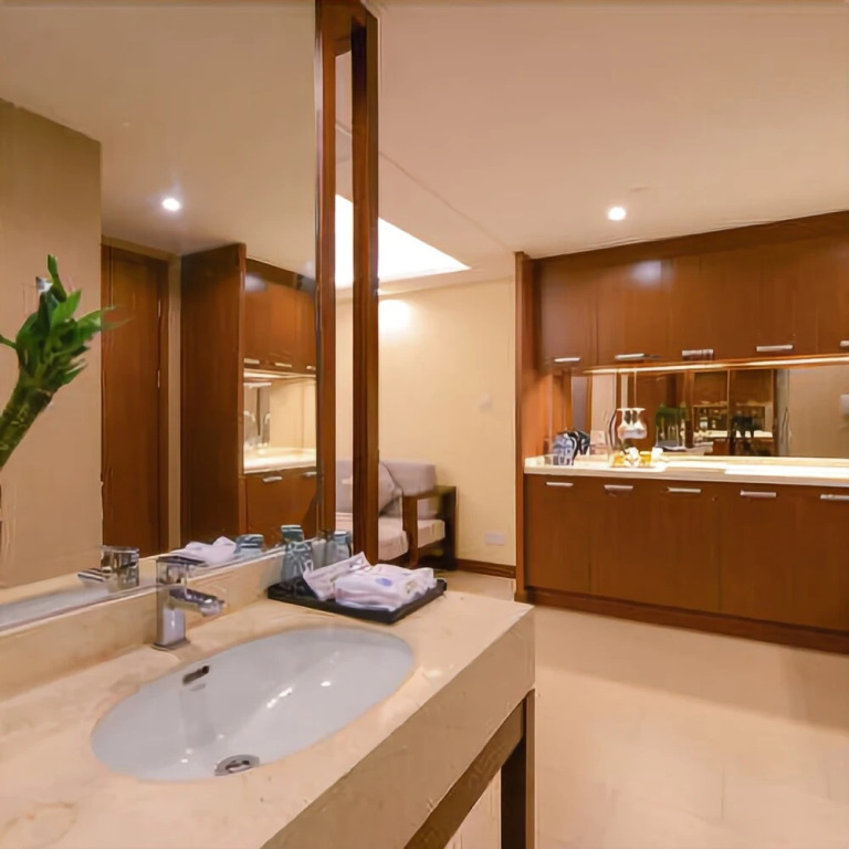 Yuhai Bay Sea View Vacation Hotel