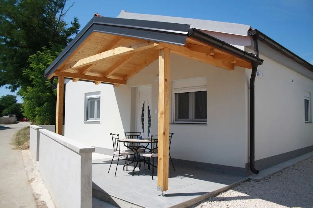 Lovely house Ena -near the beach, in a very quiet area