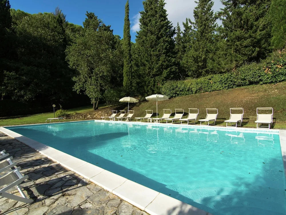 A Beautiful Tuscan Farmhouse and a Large Swimming Pool and Relaxing