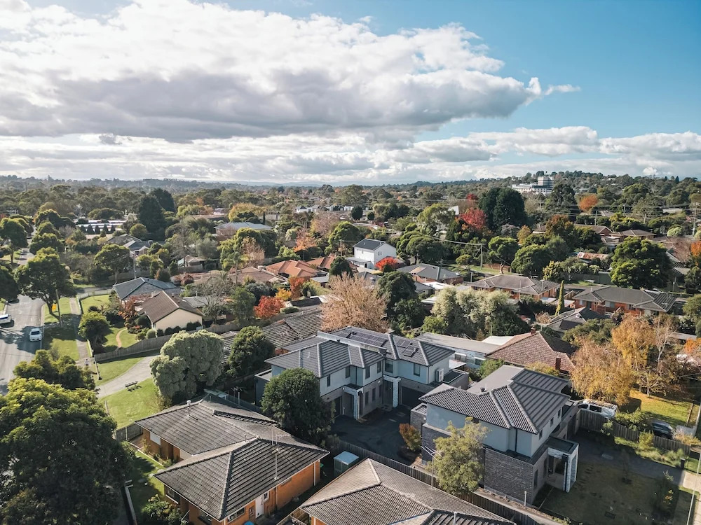 StayAU Stylish 4BR Home Ringwood
