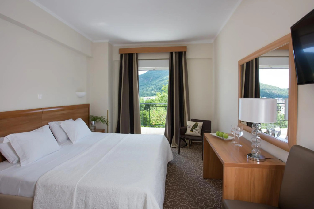 Chloe Luxury Hotel