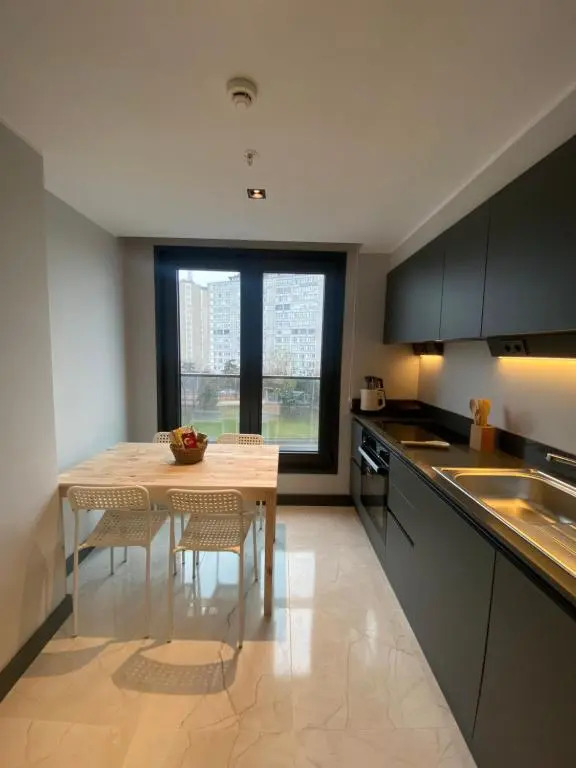 Luxury Central Fully Equipped 2BR 2BA Apartment by Siena Suites