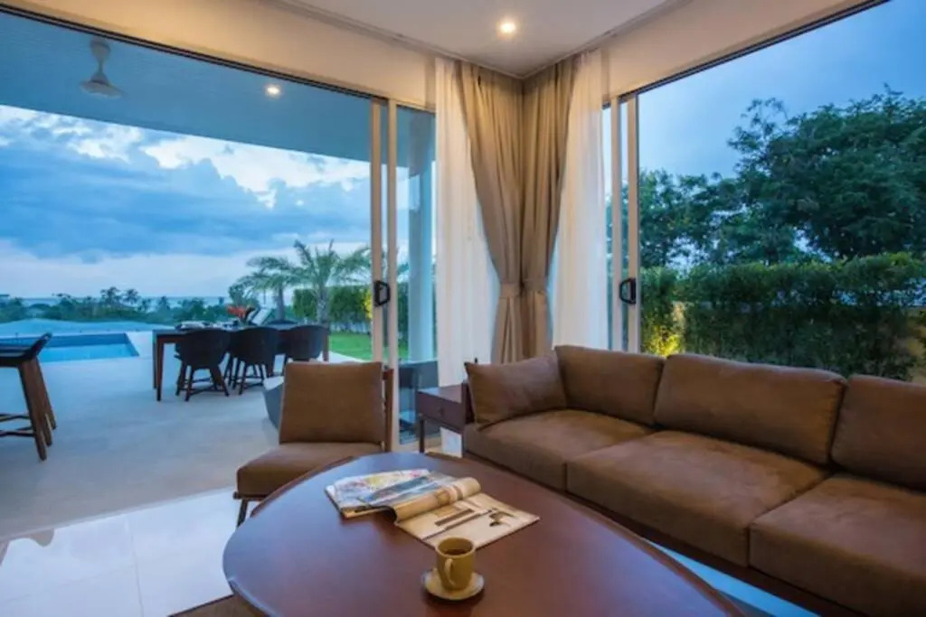 **75% DISCOUNT** 3 Bed/4 Bath SEA VIEWS BIG GARDEN