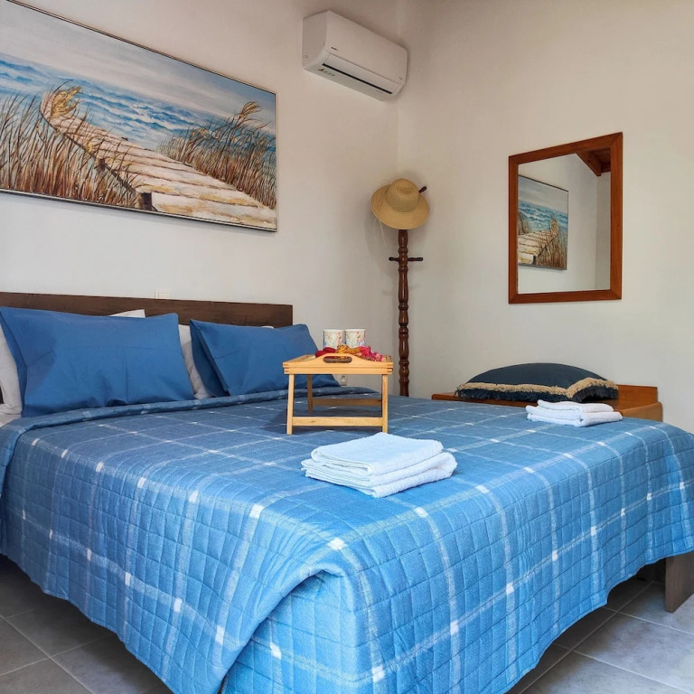 Ibiscus Cottage in Paradisi Near the Beach