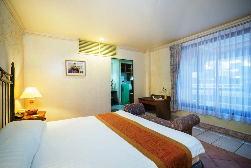 Horseshoe Point Resort