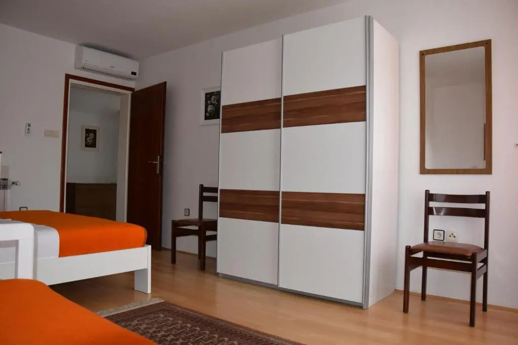 Apartments Crobeg