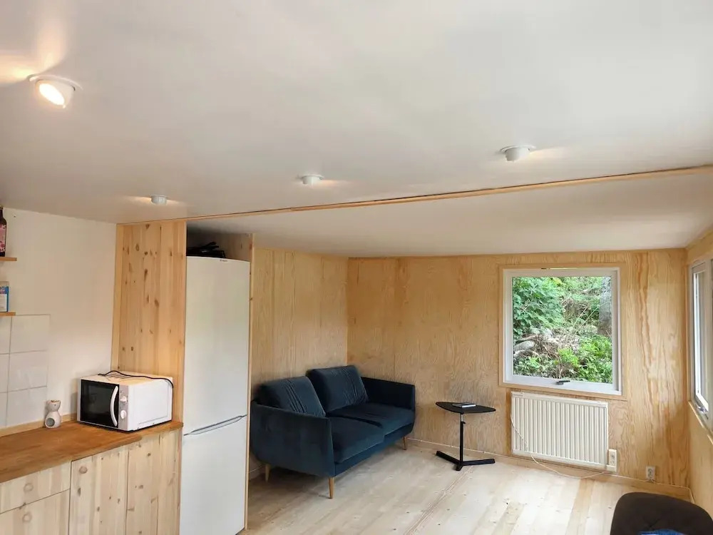 Cozy Tiny House Retreat in Stockholm Archipelago